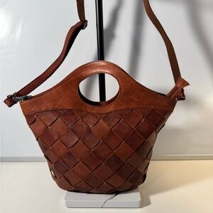 Genicci Elegant Brown Woven Leather Handbag